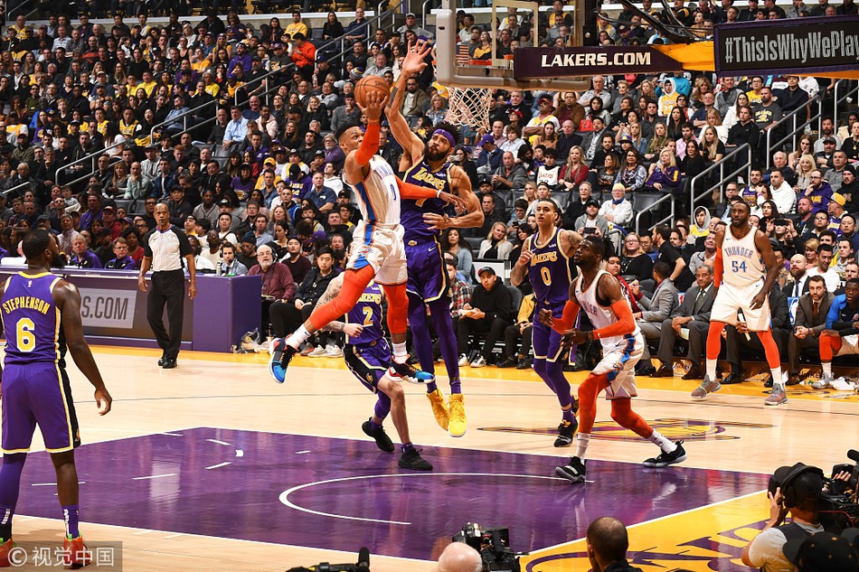 在进攻端 在进攻端